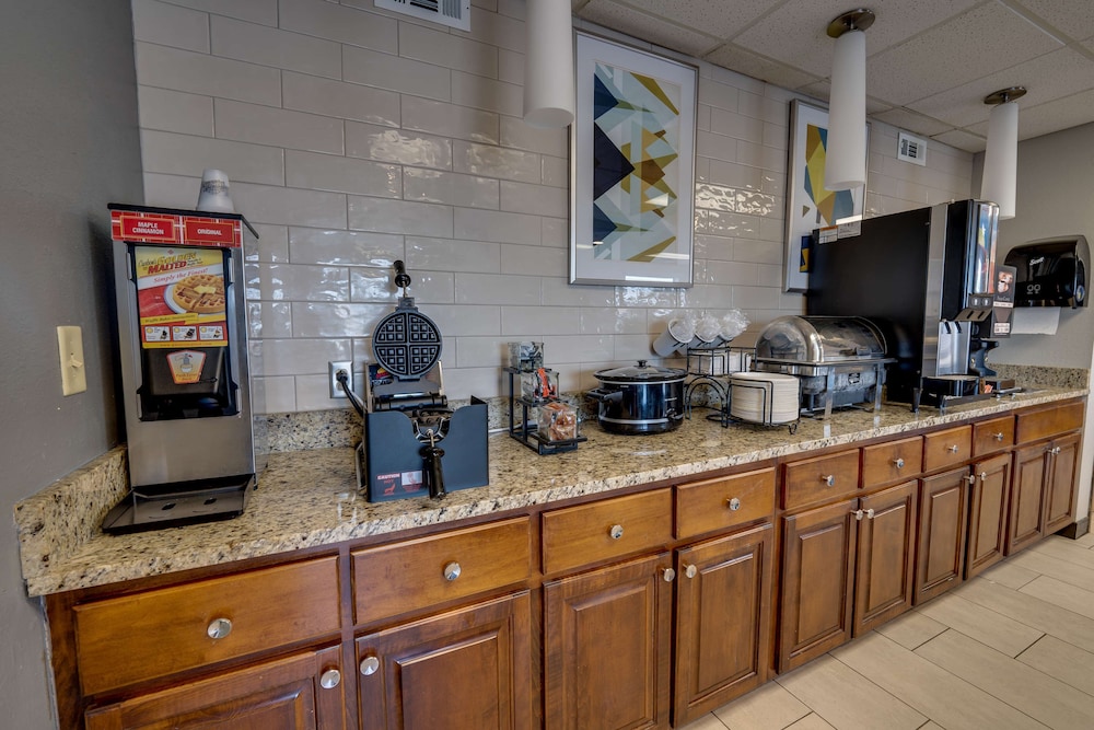 Best Western Mid-Town Inn & Suites Best Western Mid-Town Inn & Suites