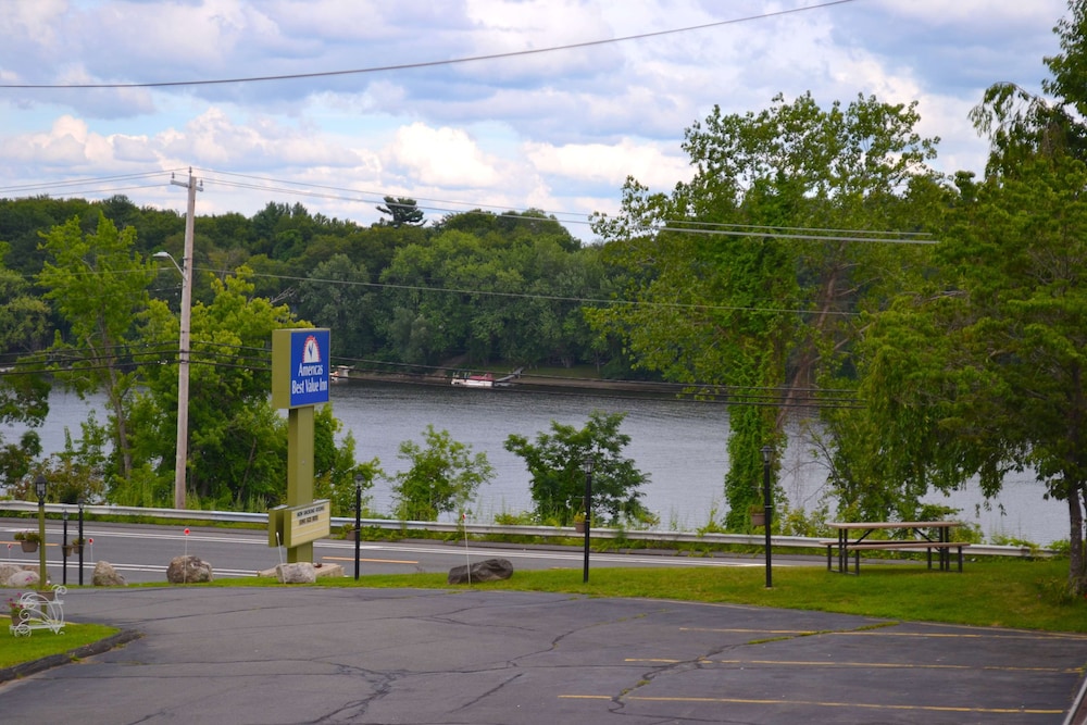 Americas Best Value Inn-Holyoke/Springfield Americas Best Value Inn-Holyoke/Springfield