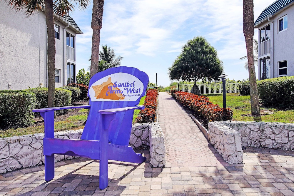 Sanibel Arms West 